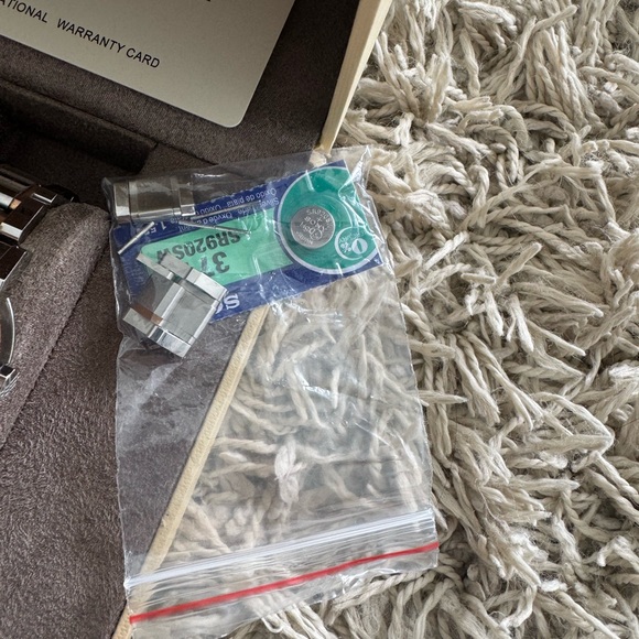 Burberry watch - Picture 5 of 7